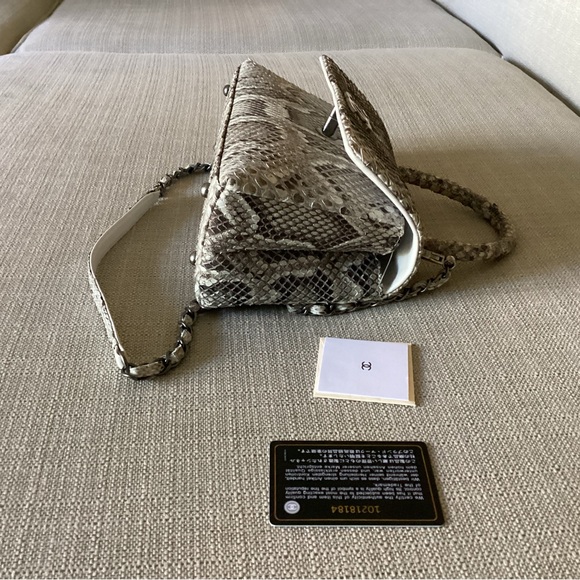 Authentic Chanel python - Picture 6 of 16